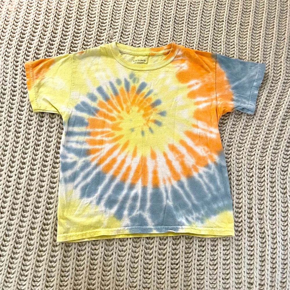 ♻️GOODWILL BOUND♻️ 
⭐️Free w/ Bundle⭐️ Tie Dyed T-Shirt